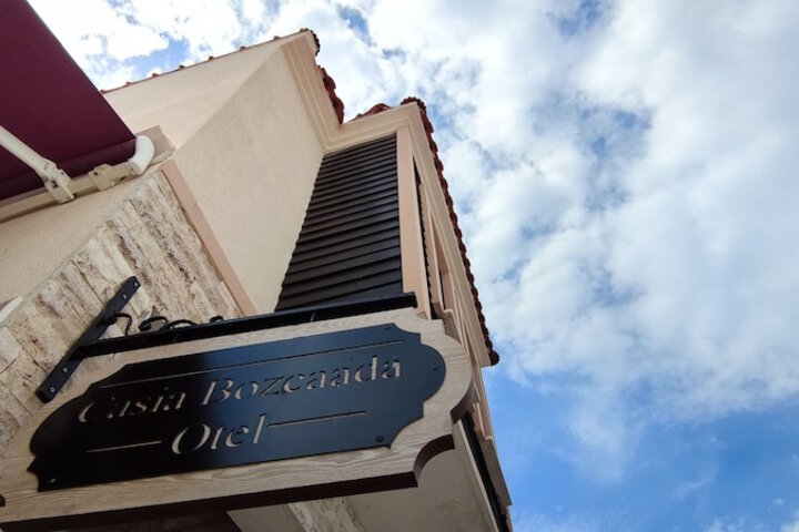 Hotel 74 of 77