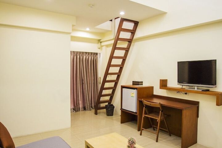 Room 8 of 47