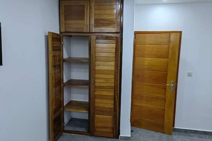 Room 9 of 25