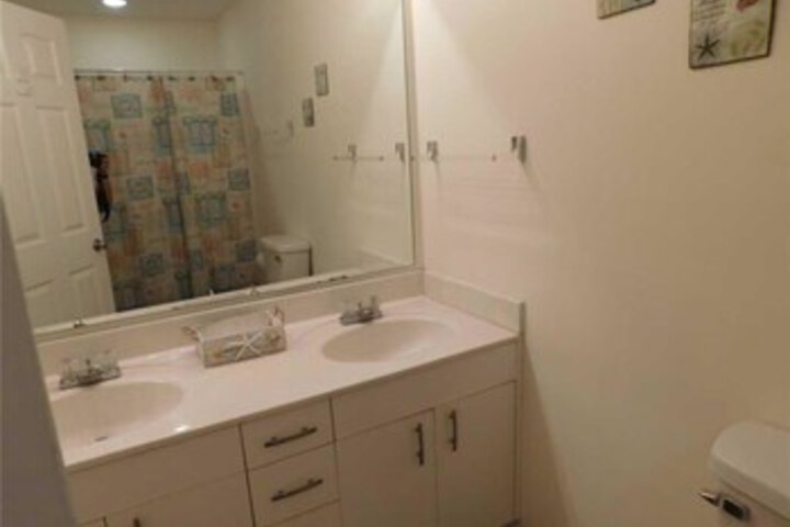 Room 6 of 36