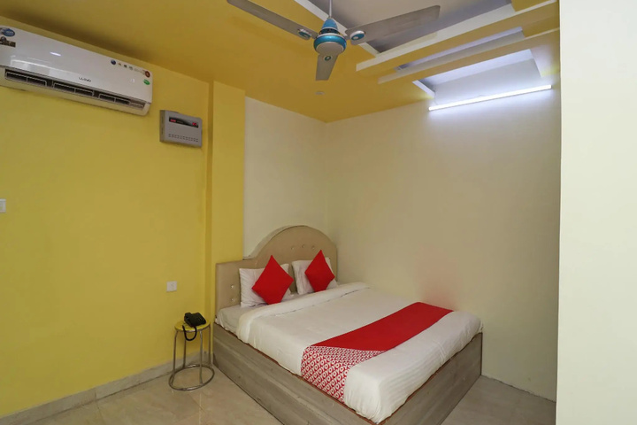 Room 2 of 5