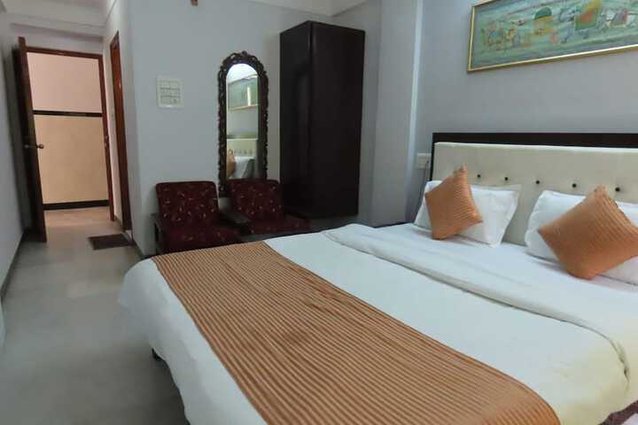Room 8 of 26