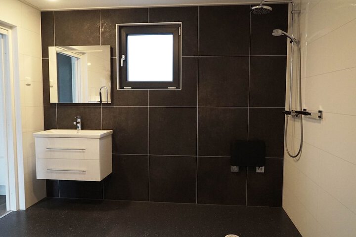 Room 8 of 36
