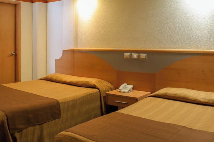 Room 16 of 39