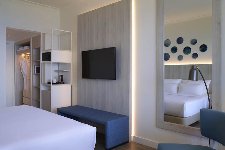 Room 21 of 152