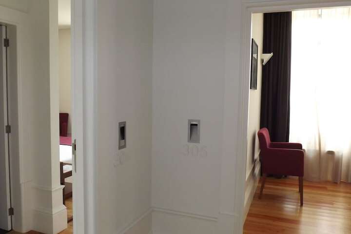 Room 8 of 62