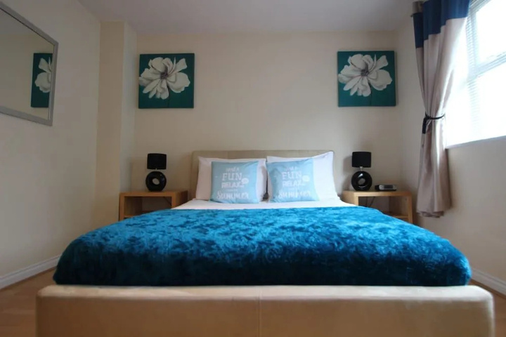 Room 4 of 13