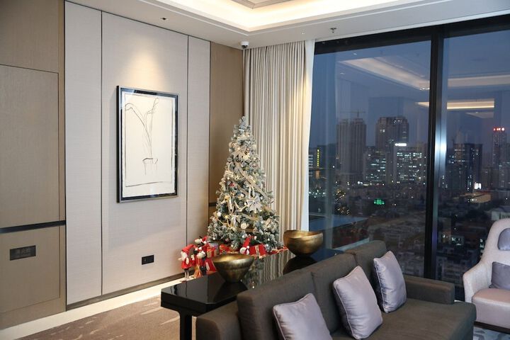 Lounge 90 of 112