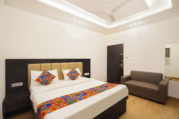 Room 16 of 26