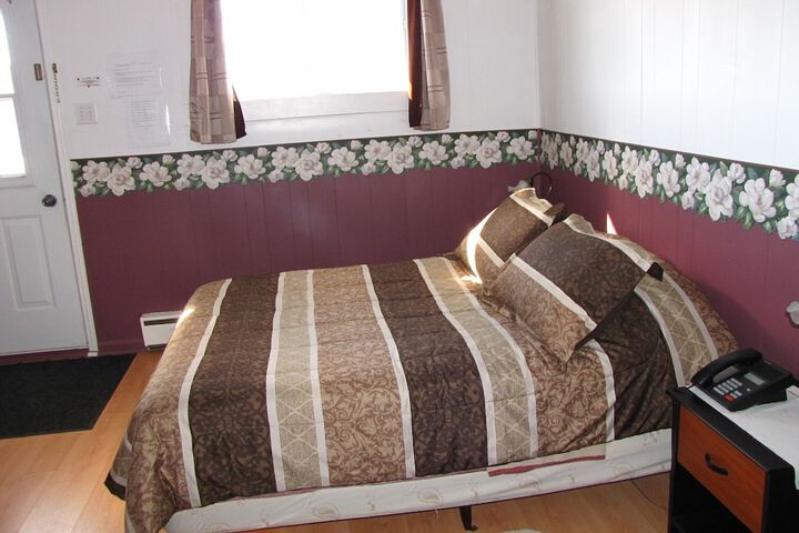 Room 6 of 42