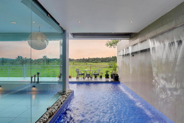 Pool 12 of 15