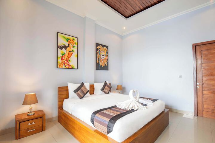 Room 6 of 32