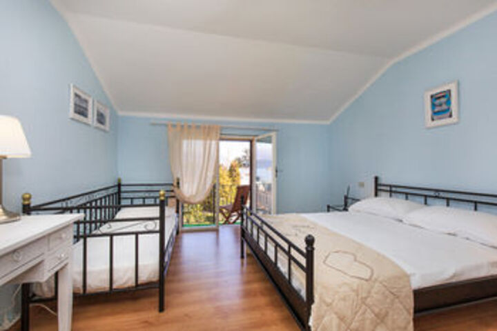 Room 218 of 450