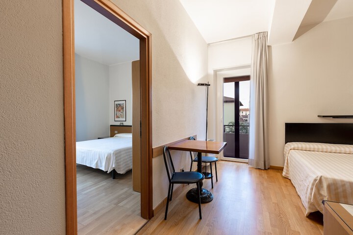 Room 11 of 31