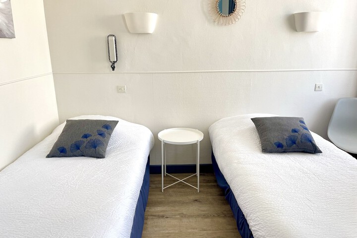 Room 11 of 51