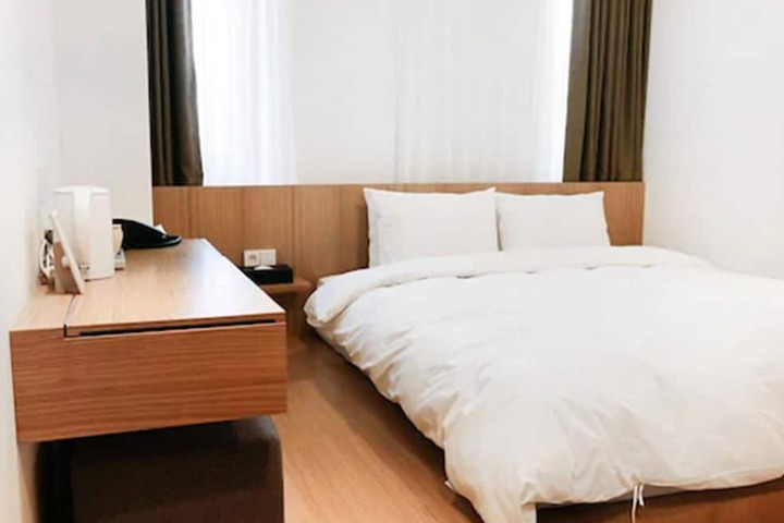 Room 15 of 48