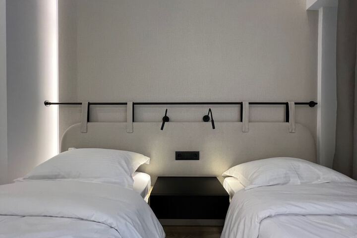 Room 11 of 49