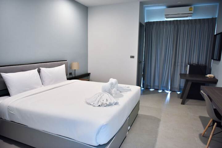 Room 8 of 20
