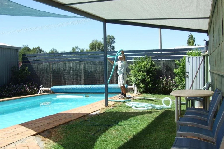 Pool 7 of 15