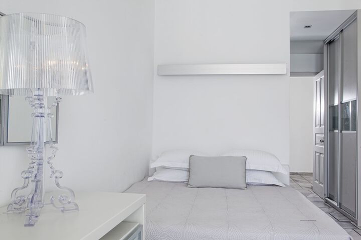 Room 16 of 142