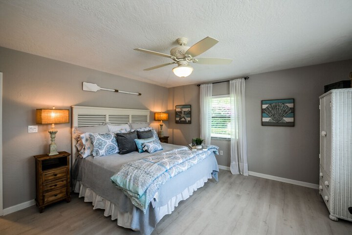 Room 8 of 10