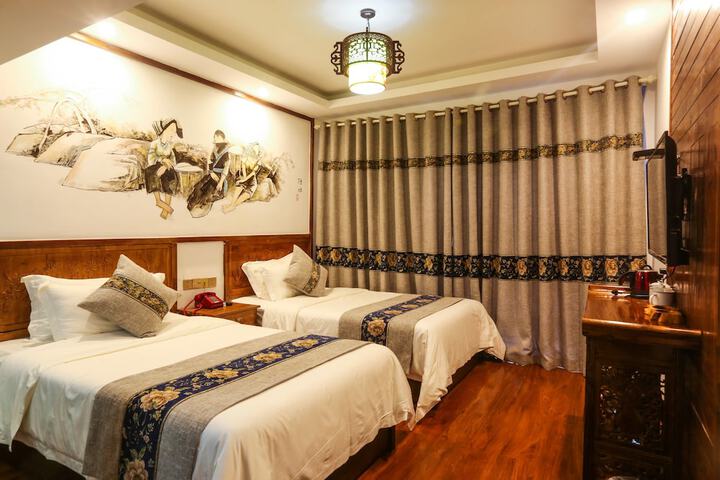 Room 10 of 27