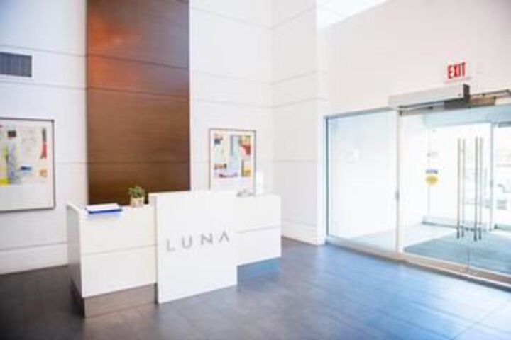 Executive Suites by Roseman Luna