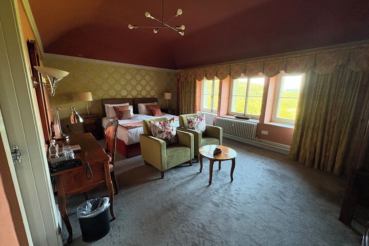 Room 26 of 104