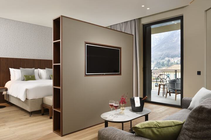 Room 15 of 127