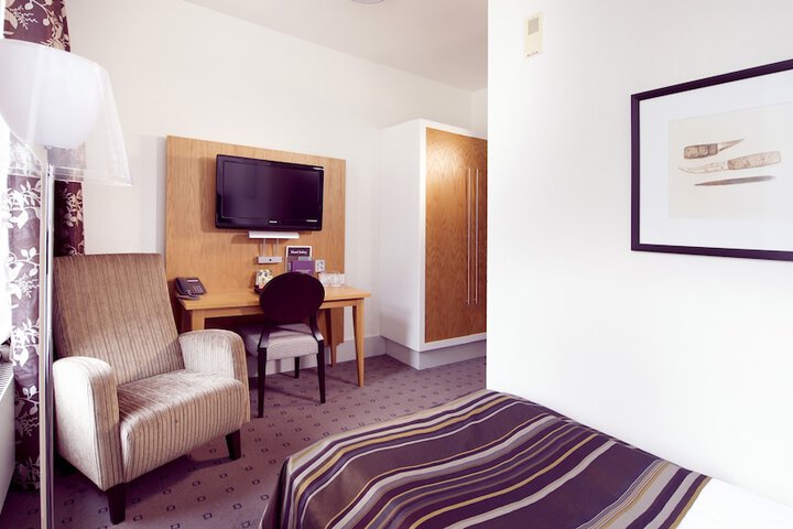 Room 10 of 45