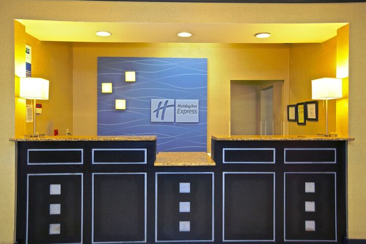 Check-in/check-out kiosk