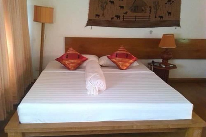 Room 8 of 32
