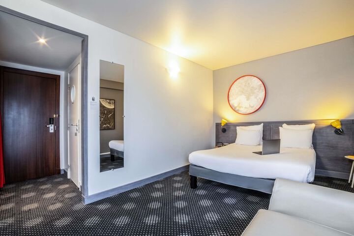 Room 16 of 60