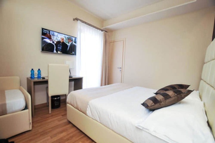 Room 17 of 42
