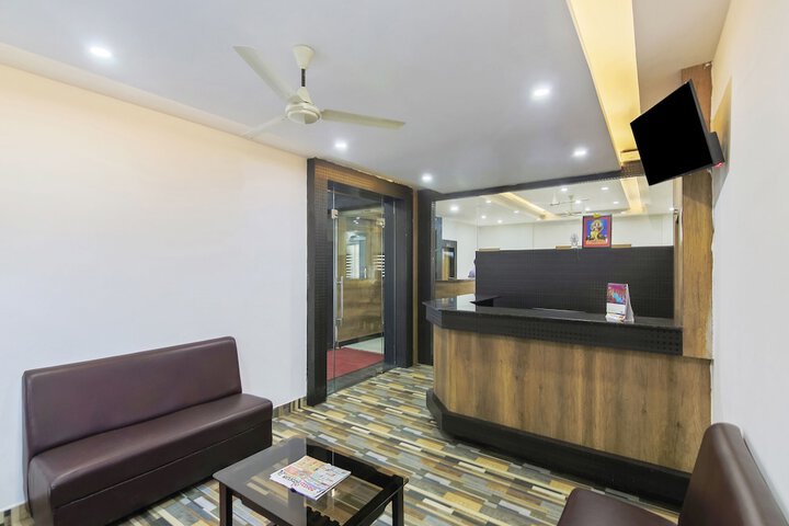 CAPITAL O 35621 HOTEL DURGA INTERNATIONA