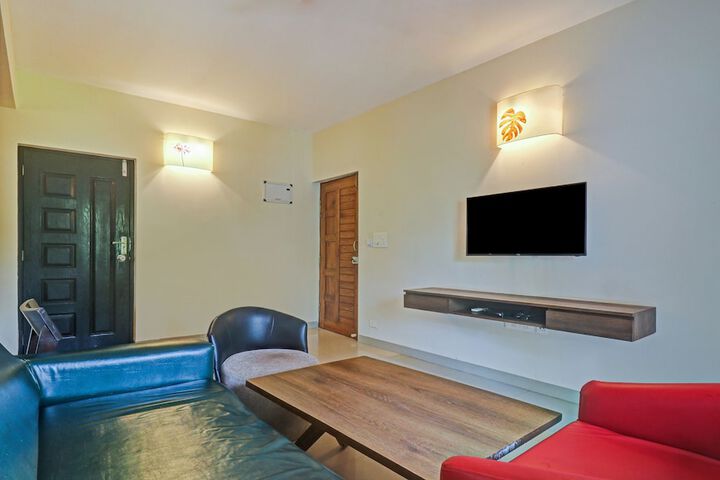 Room 33 of 80