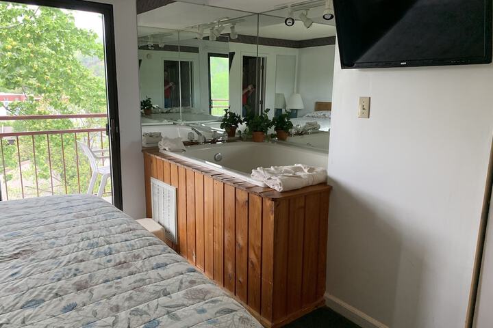 Room 12 of 186