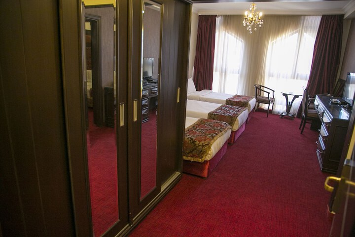 Room 28 of 79