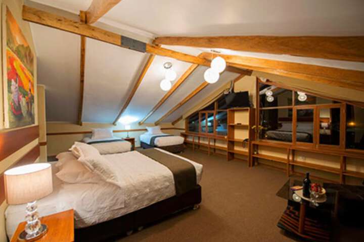 Room 12 of 109