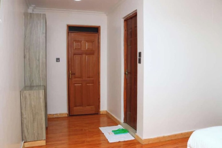 Room 7 of 10