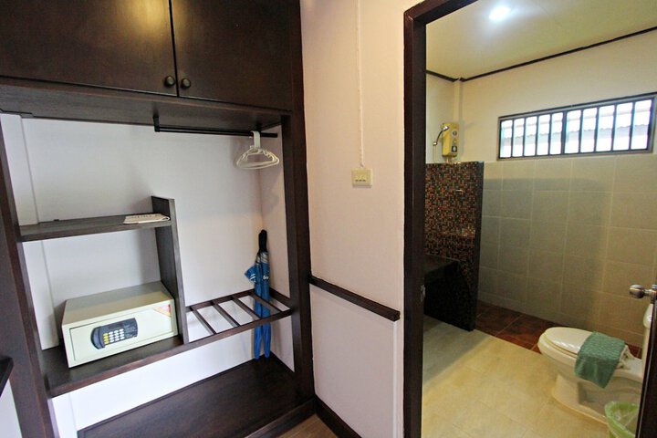 Room 74 of 149