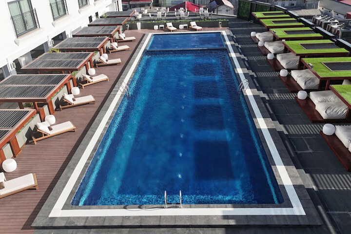 Pool 41 of 54