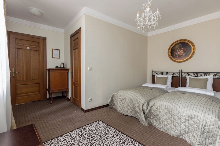 Room 54 of 118