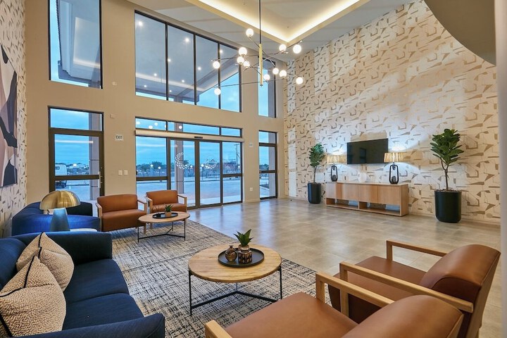 Hotel Interior 21 of 155