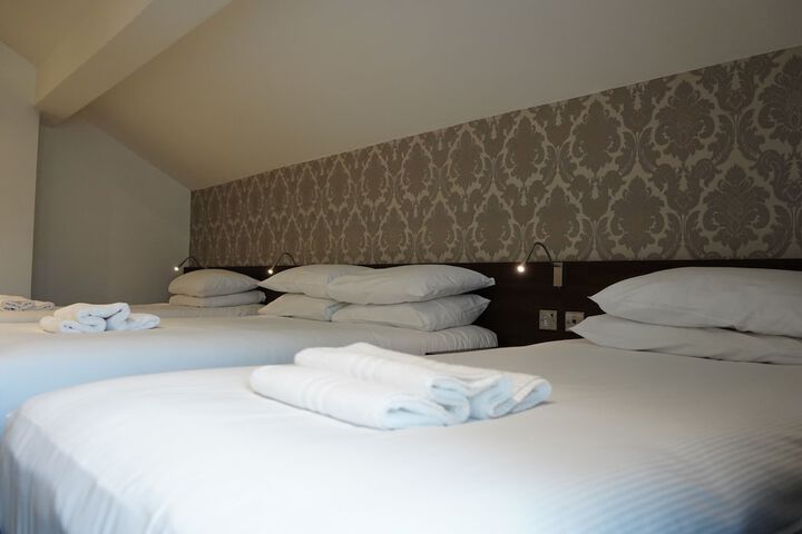 Room 10 of 62