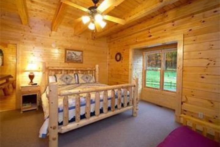 Creekbend Lodge by RedAwning