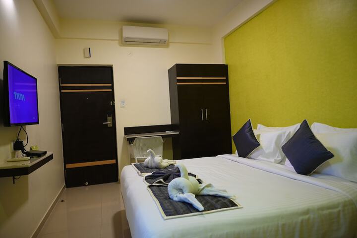 Room 8 of 20