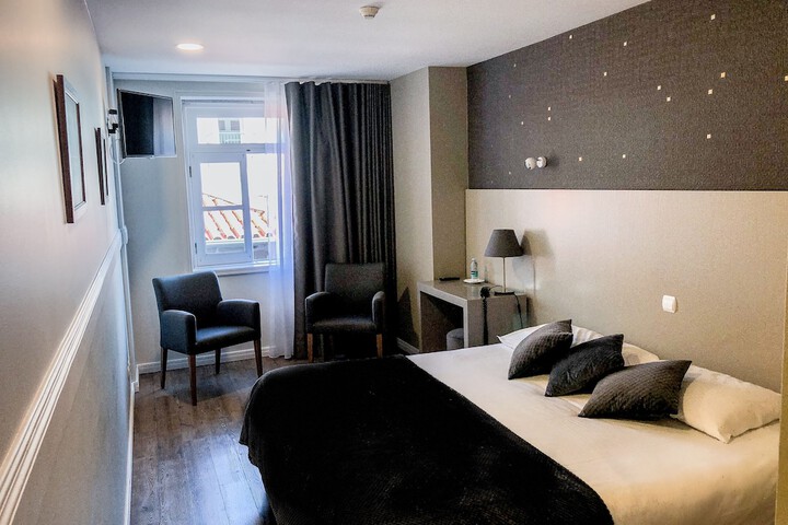 Room 15 of 37