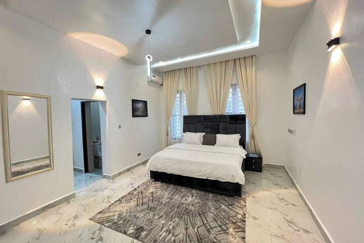 Monabliss Hotel and Suites