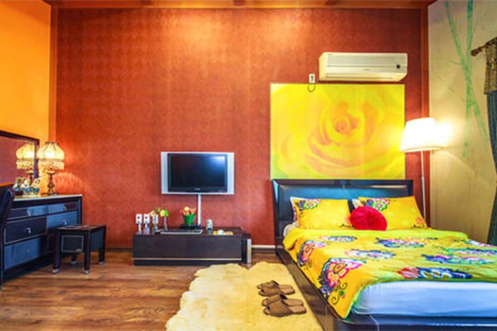 Room 15 of 32